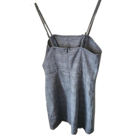 Forever 21 Sleeveless Mini Dress With 1/4 Zip Up In Back - Picture 2 of 3